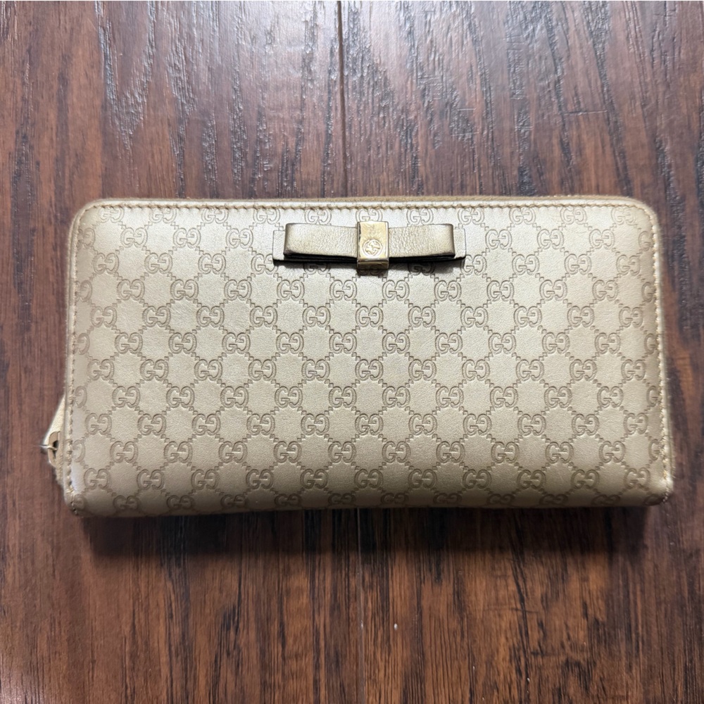 Gucci Beige Monogram Wallet